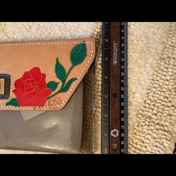 Crossbody - Picture 4 of 5